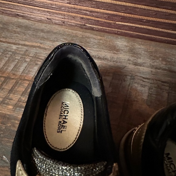 Michael Kors Sneakers 6.5 - Picture 8 of 9